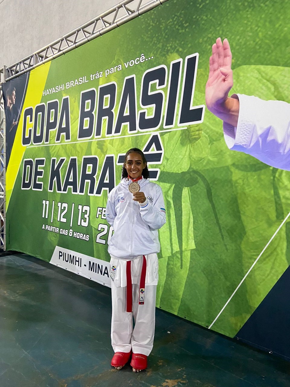 Governo Es Raylaine Sara Conquista Ouro Na Copa Brasil De Karatê 2022